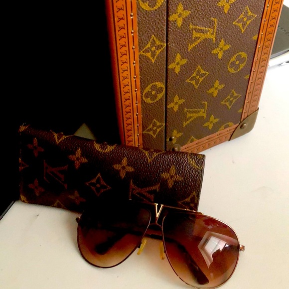 Louis Vuitton - Picture 9 of 9